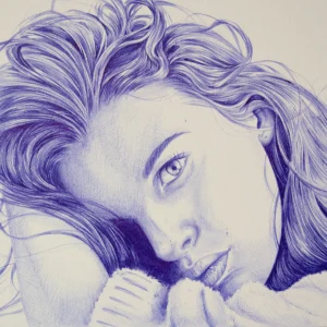 Obra Refugio Interior de Christine Hope, retrato de mujer dibujado a bolígrafo en actitud introspectiva.
